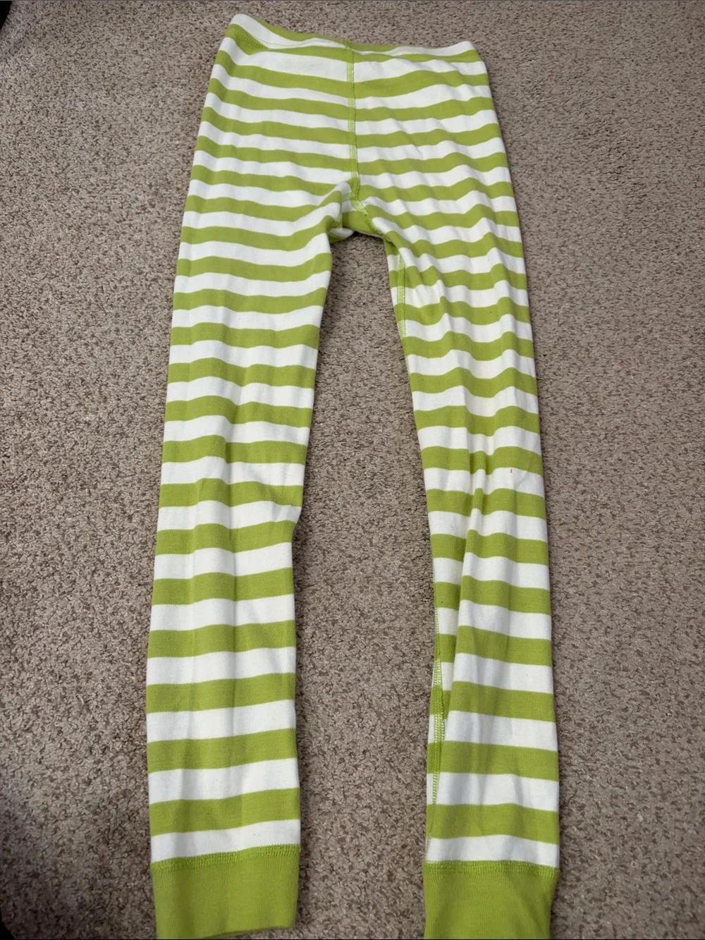 Hanna Andersson Grinch PJ set, 10
